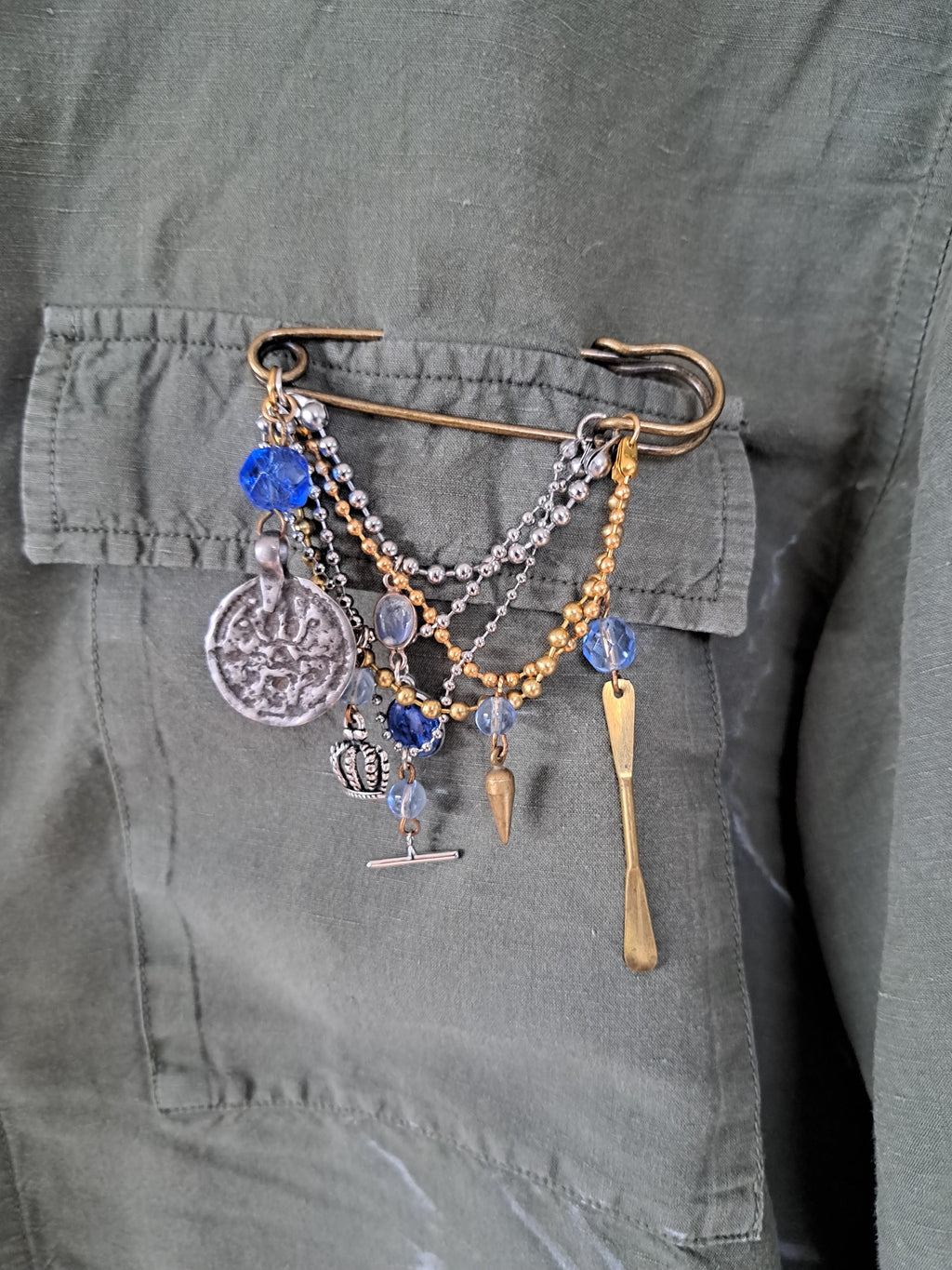 KRT Safety Brooch
